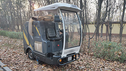 小型駕駛式樹葉收集車BY-T5動(dòng)力系統(tǒng)