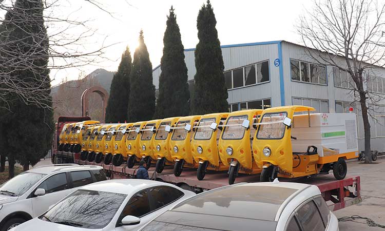 百易長(zhǎng)青-多功能高壓沖洗車 小型高壓沖洗車