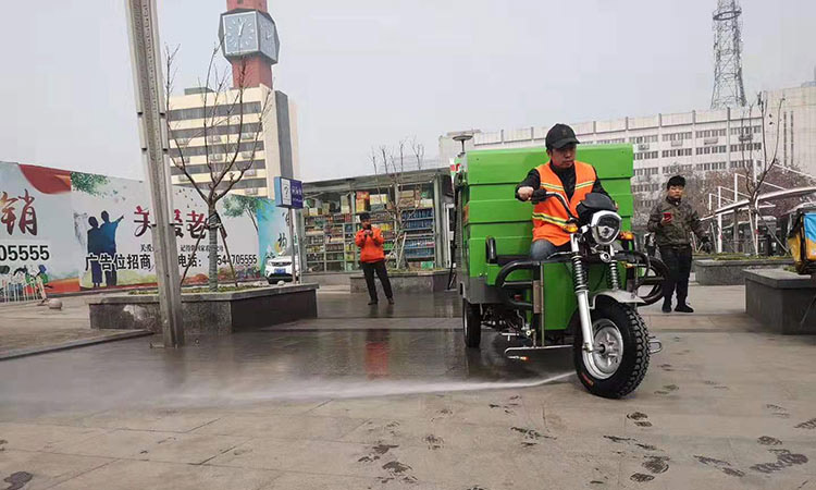 廣場高壓沖洗作業(yè) 高壓沖洗車