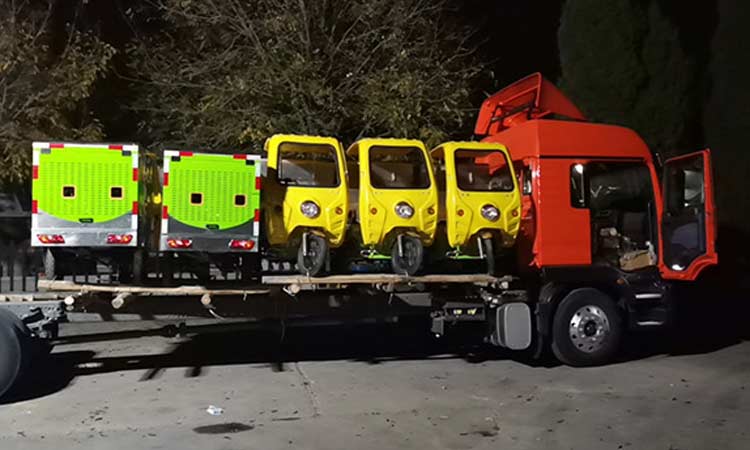 百易長青-電動多功能高壓沖洗車發貨現場 人行道高壓清洗車