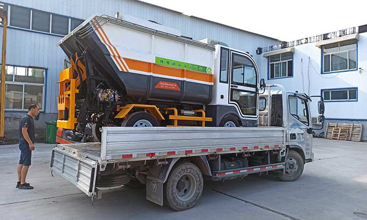 垃圾清運車裝車發(fā)貨 電動垃圾清運車廠家