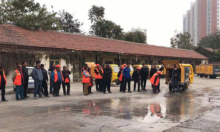 三輪環衛多功能高壓清洗車現場培訓 小型高壓清洗車