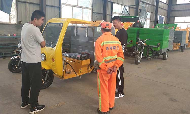 環(huán)衛(wèi)大爺訂購(gòu)三輪高壓清洗車 電動(dòng)高壓清洗車