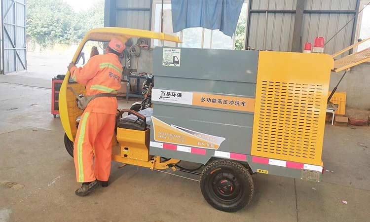 環(huán)衛(wèi)高壓清洗車 高壓清洗車
