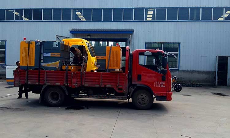 2輛小型高壓清洗車發往山東某環保公司