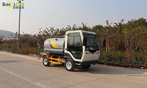 純電動四輪灑水車在大學校園應用有何優勢?