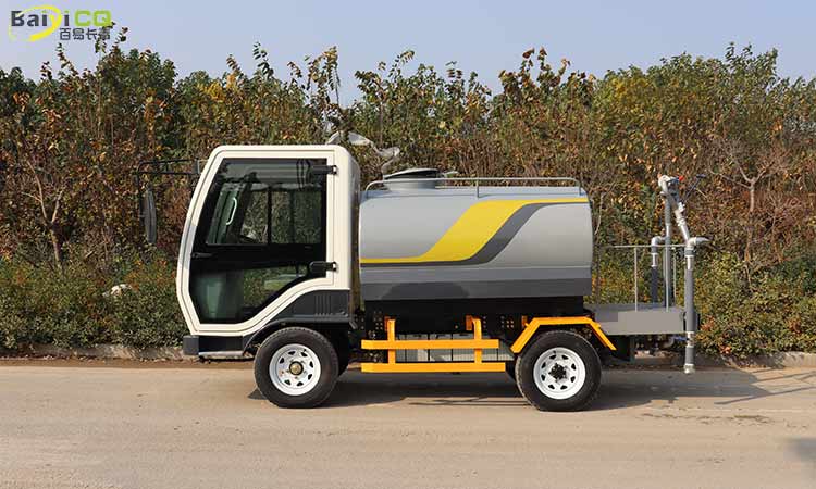 四輪灑水車 電動灑水車