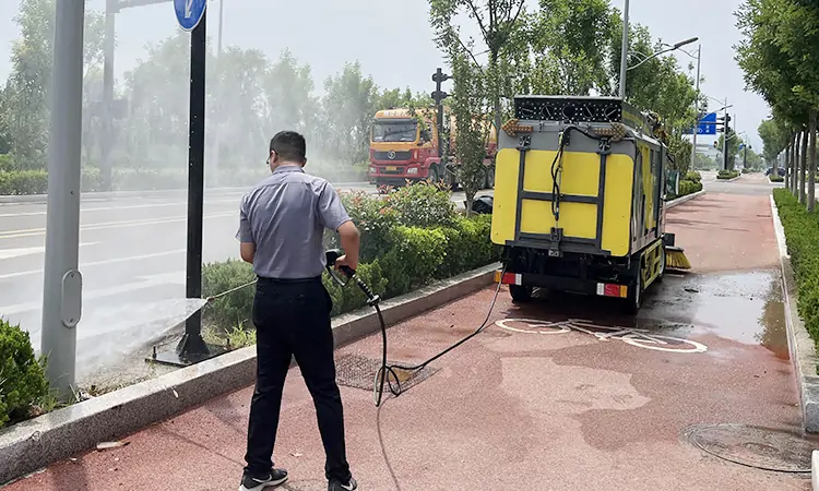 大型樹葉收集車 大型樹葉收集車