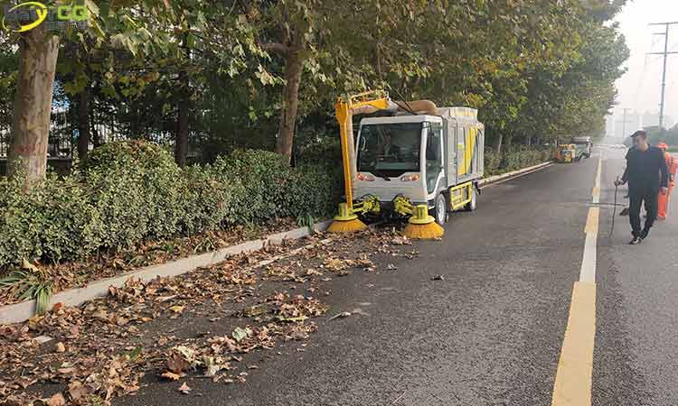 多功能樹葉收集車 多功能樹葉收集車
