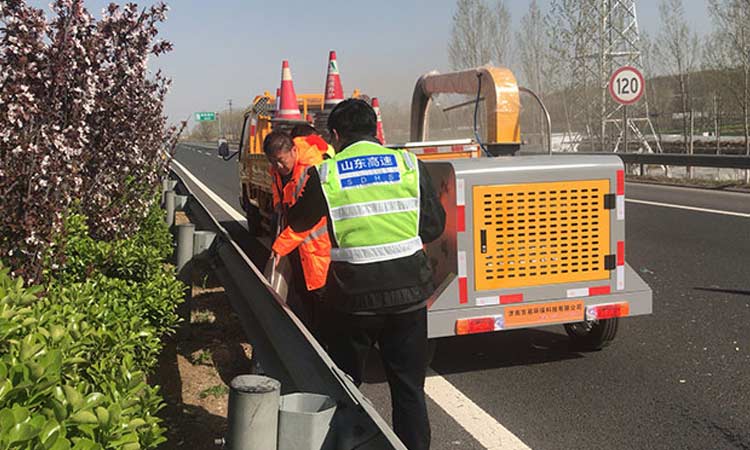 吸樹(shù)葉機(jī)器 吸樹(shù)葉機(jī)器