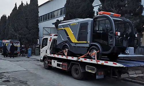 環衛公司定制純電動深度清潔車裝車發貨