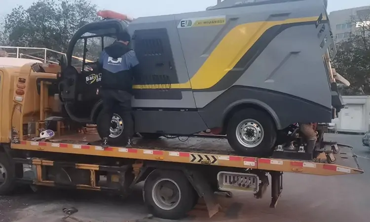 電動(dòng)深度清潔車