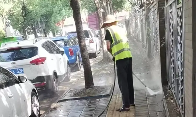 電動四輪高壓清洗車