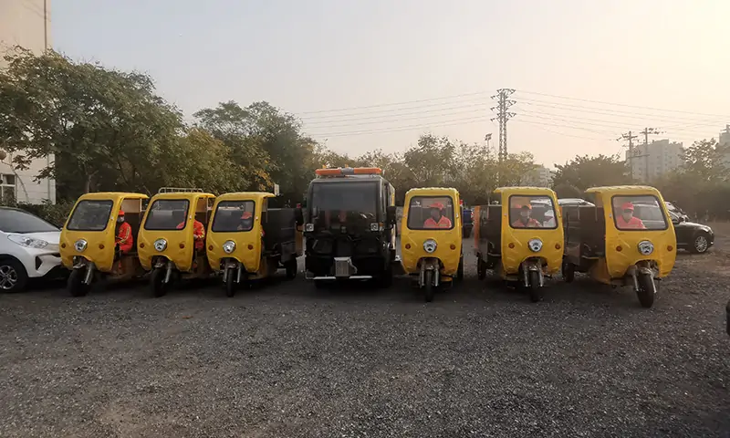 純電動洗掃車及多功能高壓清洗車發往河南某環衛公司，交接完成！