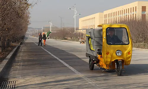 春季風沙揚塵大怎么辦呢？別擔心！這款純電動三輪高壓清洗車就可以解決！