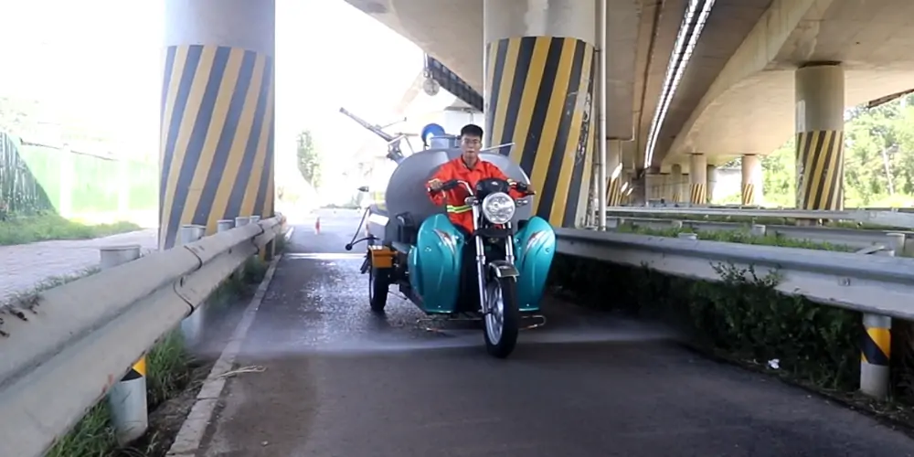三輪霧炮灑水車 4_看圖王.jpg