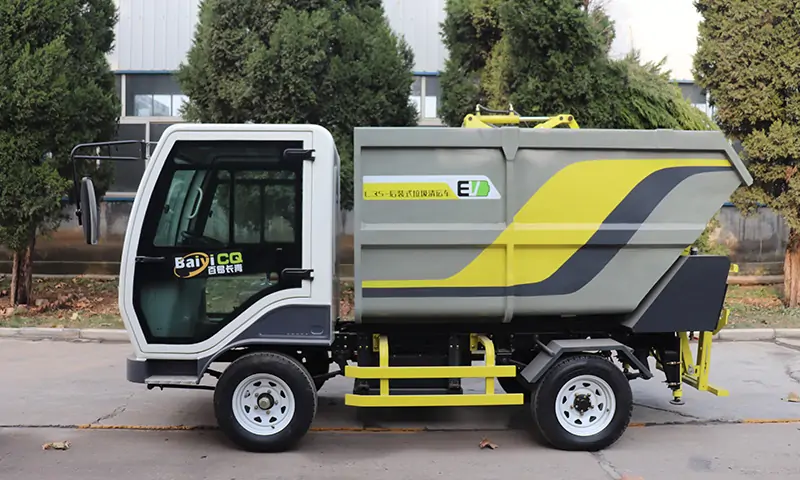 后裝式垃圾清運車,解決商業街道,景區園林垃圾轉運難題,一鍵控制,簡單快捷!
