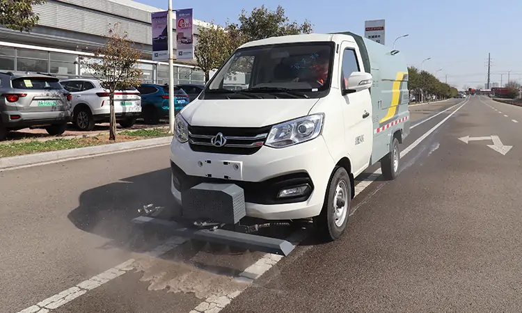 新能源道路養護車BY-C2700