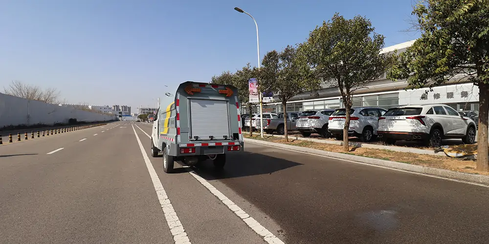 新能源道路養護車_道路高壓沖洗車_新能源環衛車_小型高壓清洗車 新能源道路養護車_道路高壓沖洗車_新能源環衛車_小型高壓清洗車