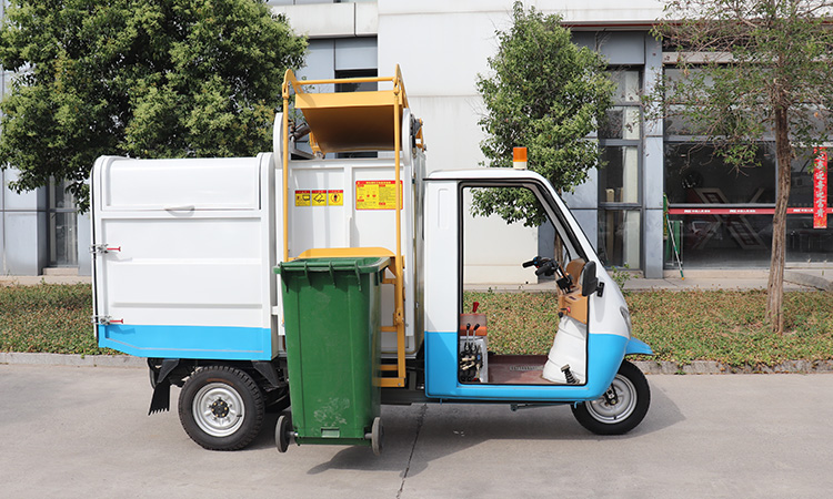 側(cè)裝式垃圾清運(yùn)車BY-L25 側(cè)裝式垃圾清運(yùn)車BY-L25