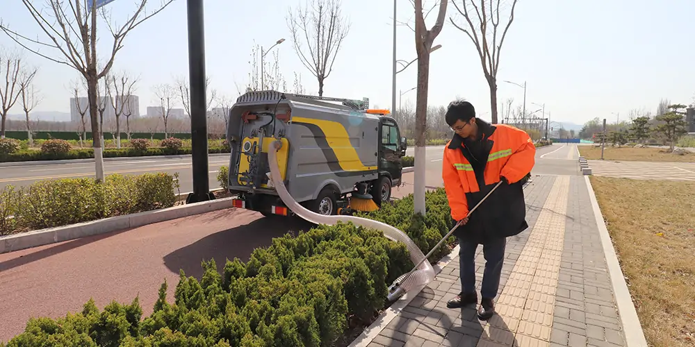 道路洗掃車_路面污漬清潔“專家”_電動洗掃車_環衛洗掃車_小型洗掃車 道路洗掃車_路面污漬清潔“專家”_電動洗掃車_環衛洗掃車_小型洗掃車