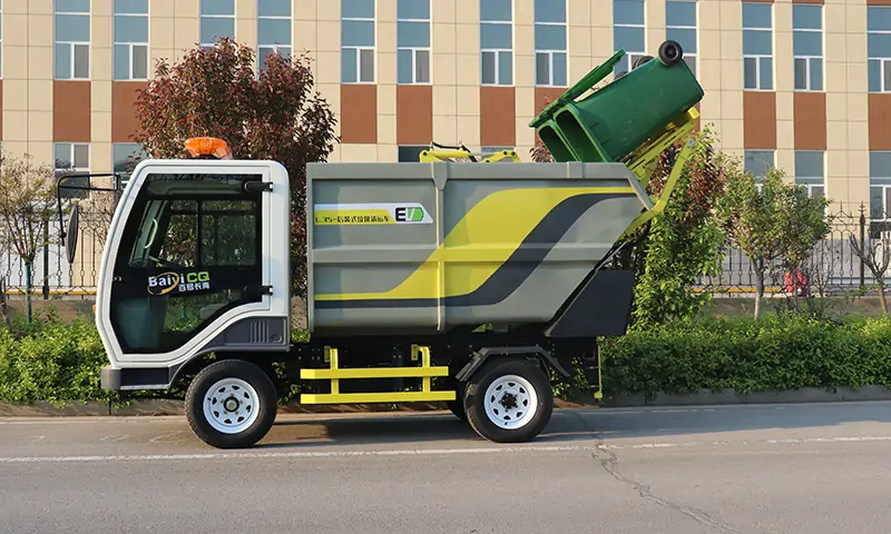 高效環保的四輪電動后裝式垃圾清運車,搖桿控制,雙人駕駛室,液壓動力十足!