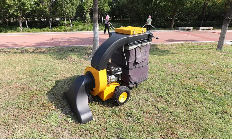 手推式樹葉收集器:創(chuàng)新的秋季落葉收集專業(yè)設(shè)備