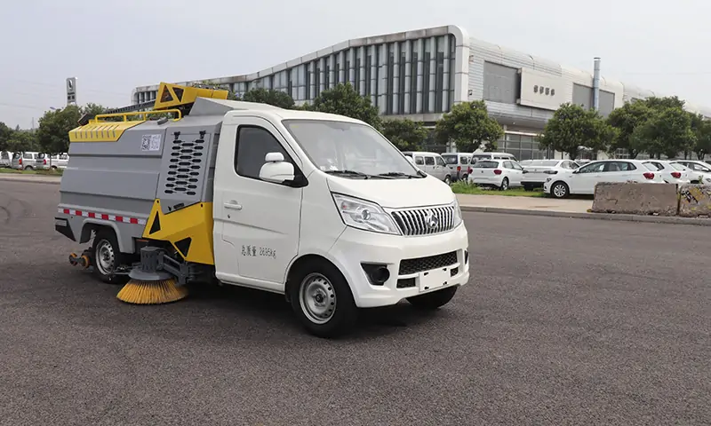 純電動可上牌洗掃車:革新城市清潔的未來