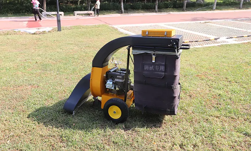 手推式強(qiáng)力吸葉機(jī):提升清潔效率的綠化利器