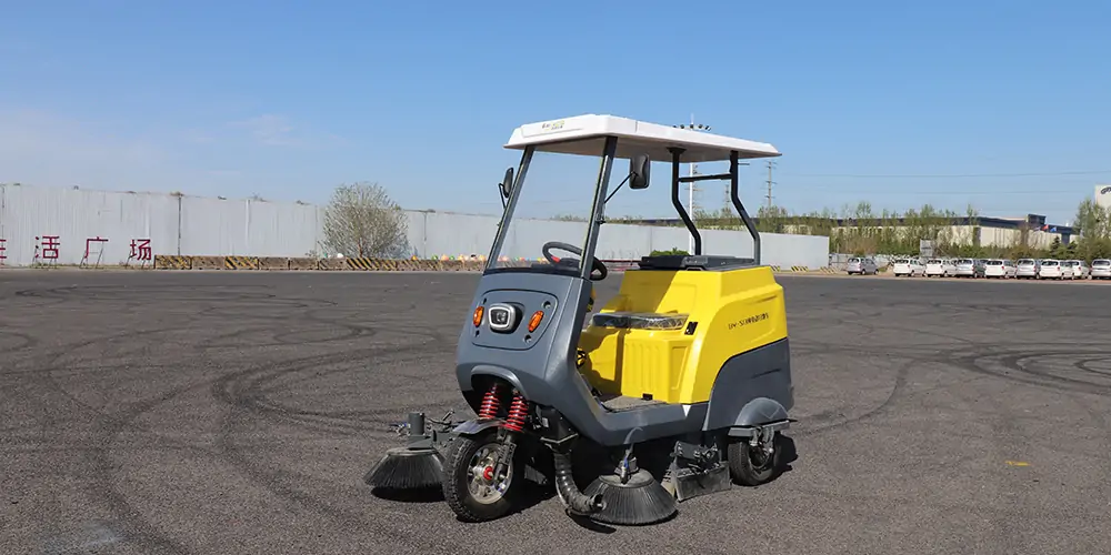 純電動樹葉收集車_多功能樹葉收集車_吸樹葉的機器_掃樹葉神器
