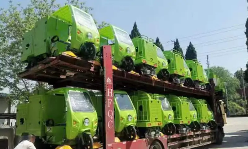 三輪駕駛式樹葉收集車:解放環(huán)衛(wèi)作業(yè)的得力助手