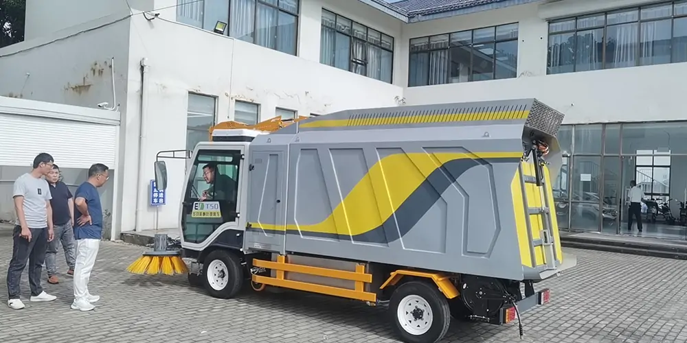 樹葉收集車_多功能樹葉收集車_吸樹葉的機(jī)器_新型樹葉收集車_電動(dòng)樹葉專用收集車 樹葉收集車_多功能樹葉收集車_吸樹葉的機(jī)器_新型樹葉收集車_電動(dòng)樹葉專用收集車