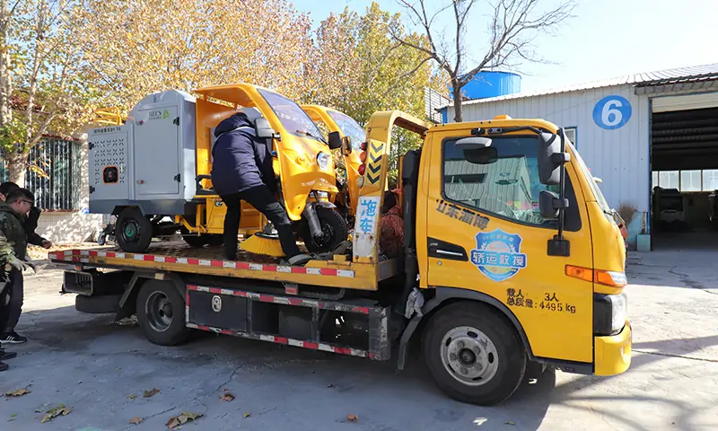 小型樹葉收集車:城市環(huán)境建設(shè)的綠色力量