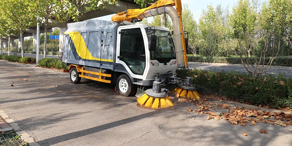 1708136356867477.jpg 樹葉收集車02_看圖王.jpg