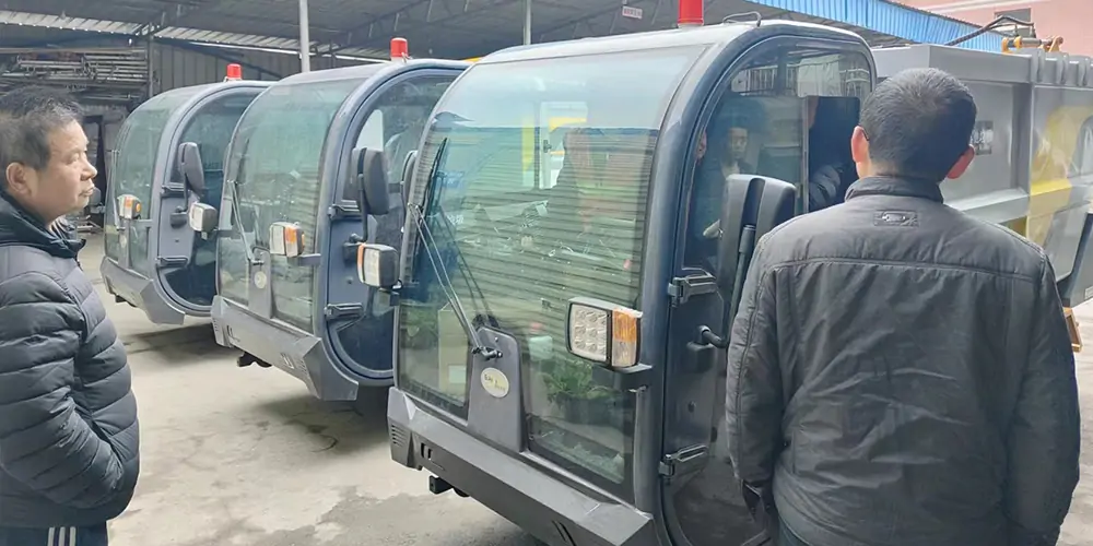 電動環衛垃圾車,電動掛桶垃圾車,環衛電動三輪垃圾車,后裝垃圾車,掛捅垃圾車