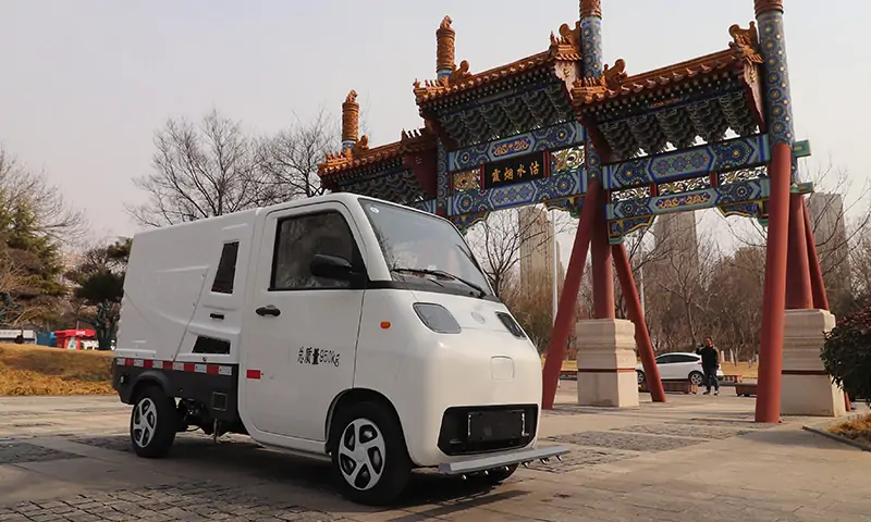 小型純電動道路養護車:城市環境守護者
