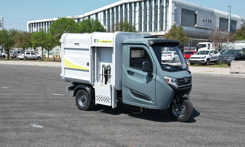 新能源側裝垃圾清運車:高效環保的城市清潔先鋒