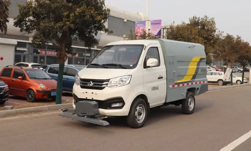 新能源多功能道路養護車:城市環衛的新標桿