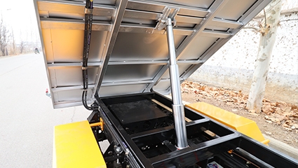 四輪側裝式垃圾清運車BY-L50動力系統