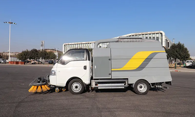 新能源樹葉收集車:環保高效的城市清潔解決方案