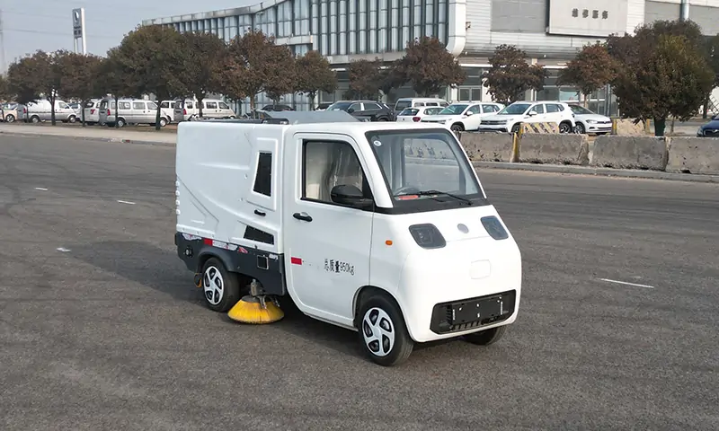 新能源小型洗掃車:環保與高效兼具的市政清潔之選