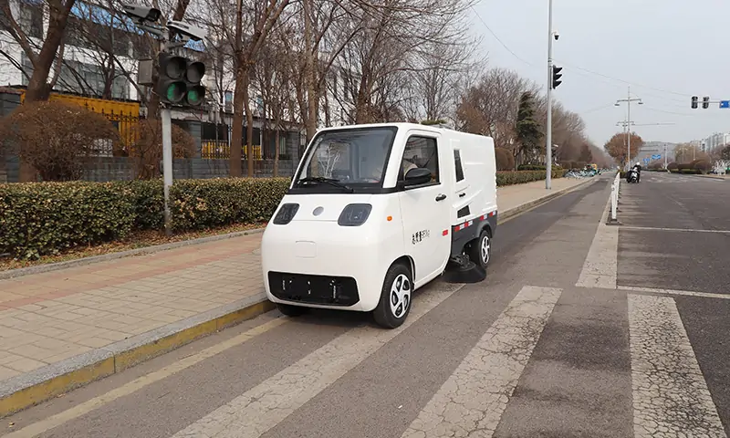 新能源小型洗掃車:高效環保的市政環衛新選擇