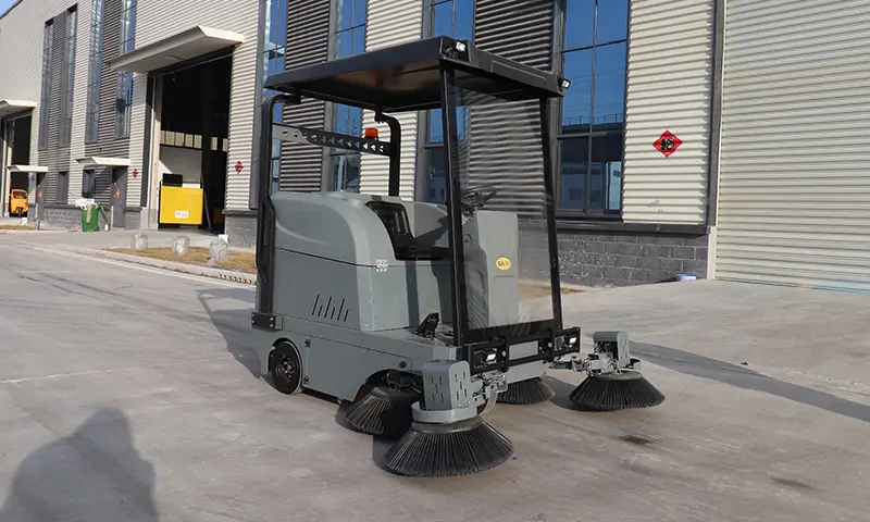 純電動掃地車——助力城市環境衛生建設