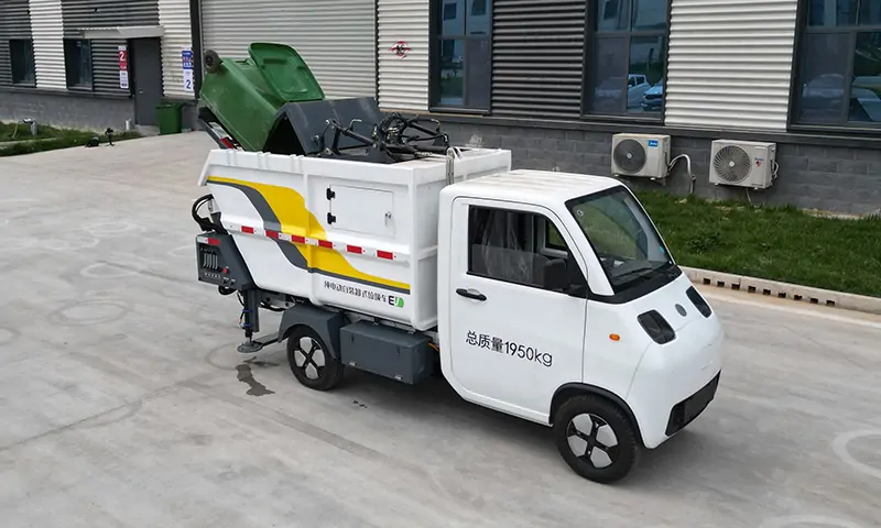 新能源后裝式垃圾車:綠色環衛的高效助手
