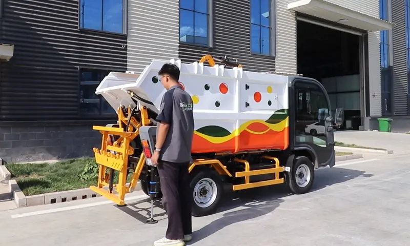 綠色驅動 智慧作業——后裝式新能源垃圾清運車引領環衛新風尚