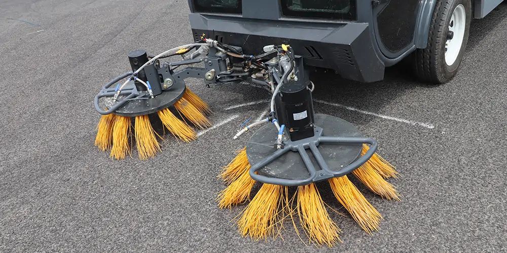 樹葉收集車，新能源樹葉收集車，多功能樹葉收集車，四輪樹葉收集車