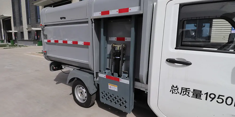 新能源垃圾車，側(cè)裝垃圾車，小型垃圾清運車，純電動垃圾車