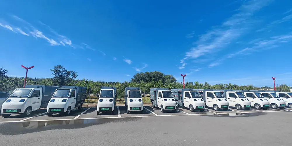 新能源側(cè)裝垃圾車，側(cè)裝式垃圾車，垃圾車，小型垃圾車