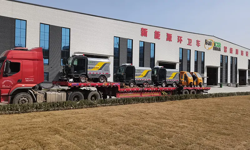 純電動(dòng)路面養(yǎng)護(hù)車發(fā)貨 助力城市精細(xì)化環(huán)衛(wèi)管理