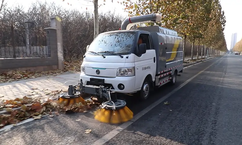 純電動樹葉收集車：智慧環衛新時代的綠色裝備